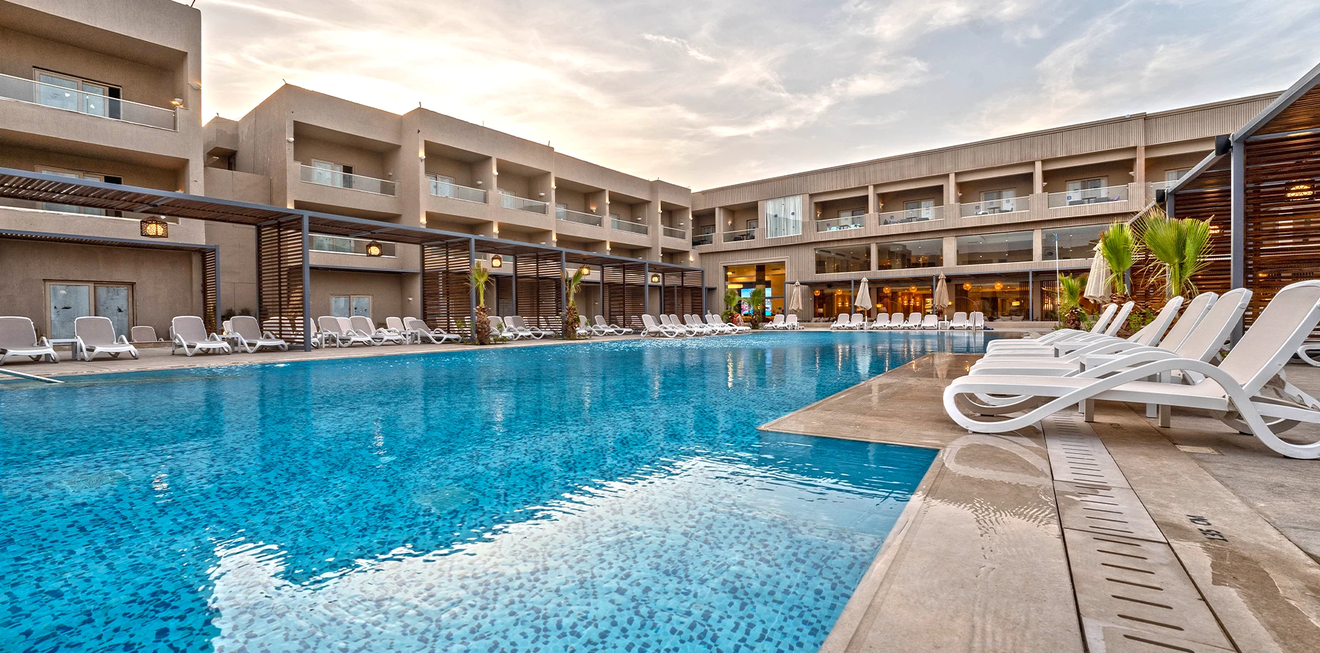 Edge by Rotana Sea Beach Resort 